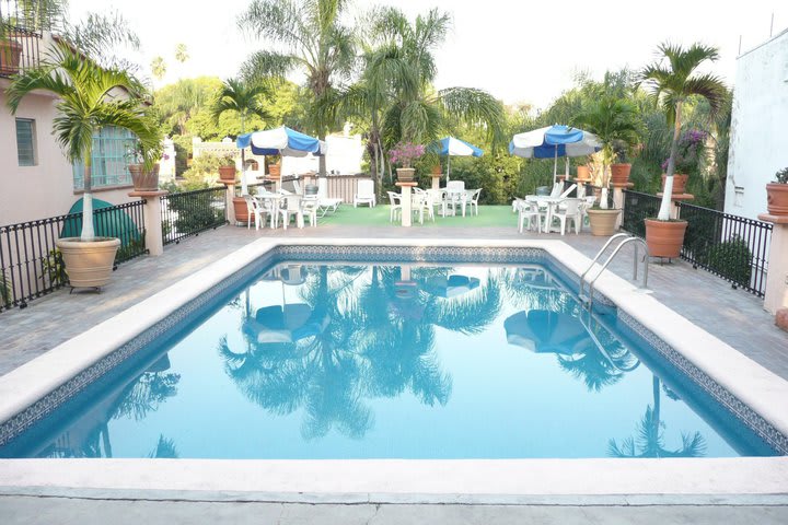 Pool at Hotel Bajo el Volcan in Cuernavaca