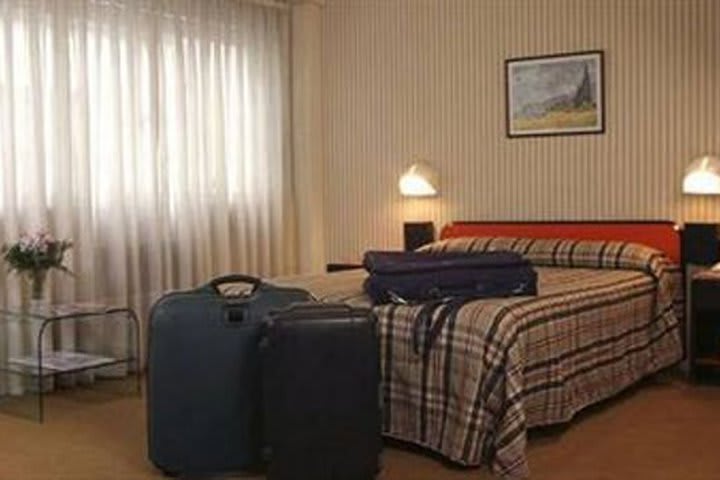 Habitación del Gran Hotel Orly en Buenos Aires