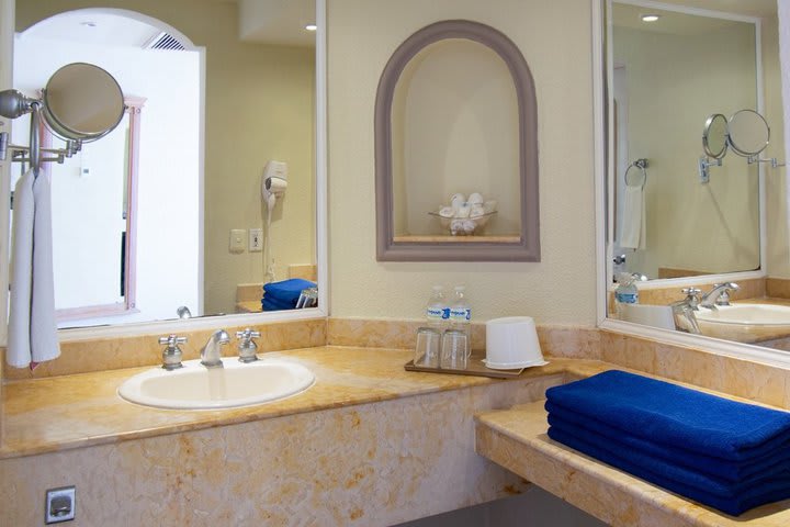 Private guest bathroom