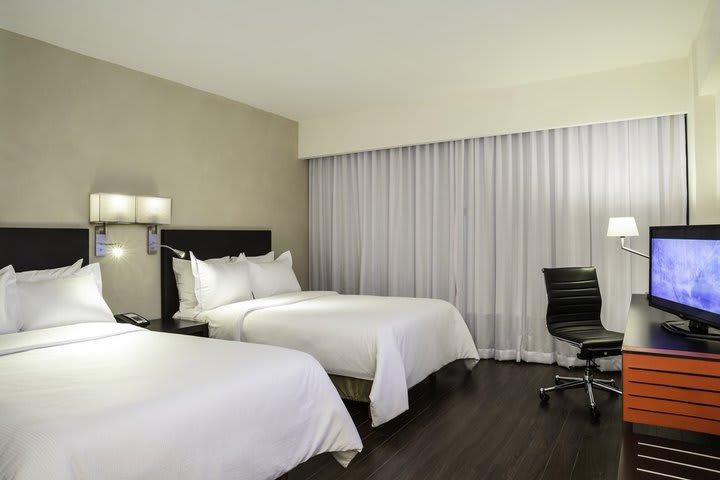 Guest rooms offer LCD cable TV