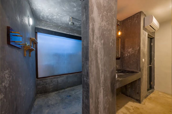 Baño de una habitación de lujo