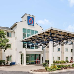 Motel 6 Brampton, ON - Toronto