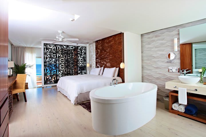 Finesterra master suite