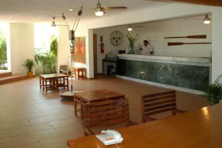 Sitting area in the lobby at Sotavento Hotel & Yacht Club