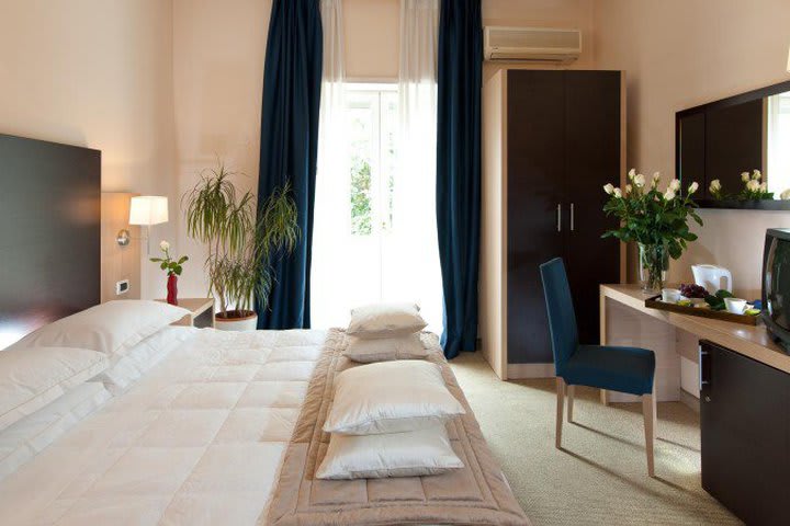 Todas las habitaciones del Hotel Club House en Roma cuentan con minibar