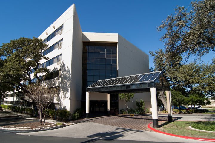 Holiday Inn Express & Suites San Antonio Medical Ctr North