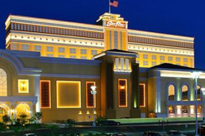 South Point Hotel, Casino and Spa offers 2163 guest rooms