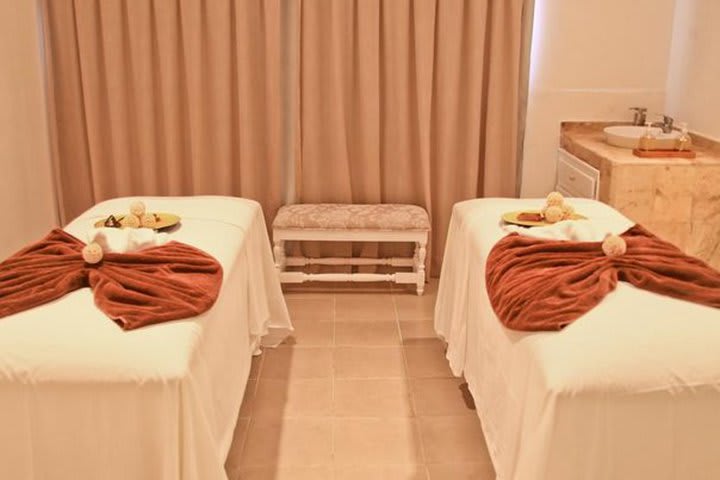 El spa cuenta con cabinas de tratamiento doble