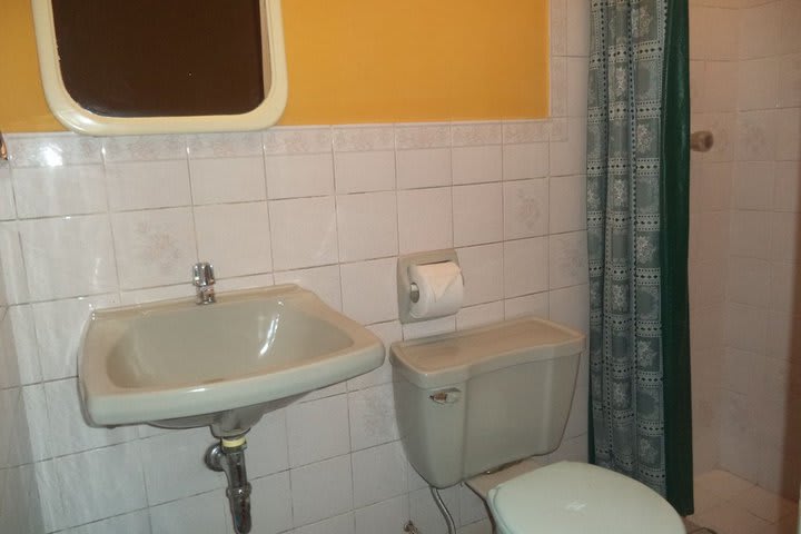 Habitación triple, baño privado