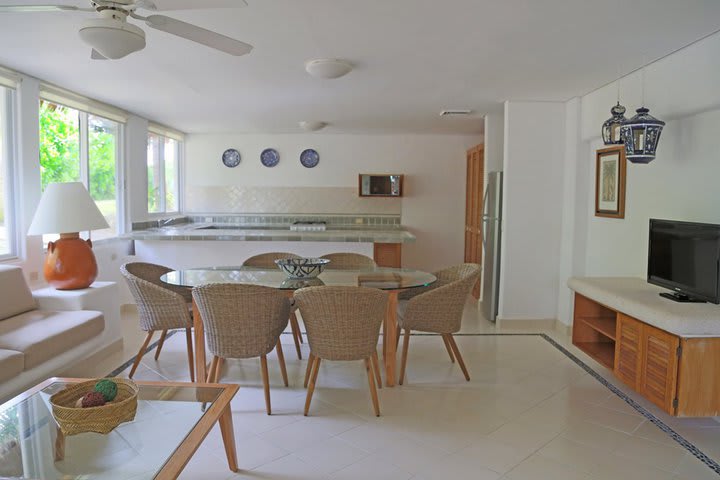 Villas with dining area