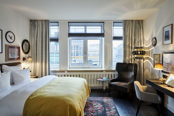 Sir Nikolai Hotel - Hamburg, Germany - PriceTravel