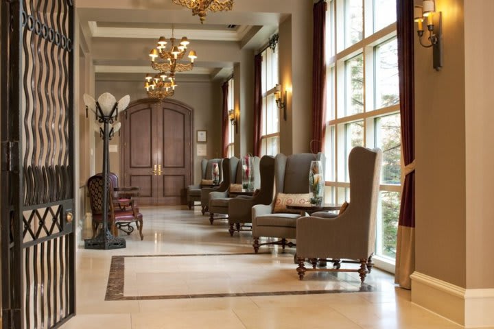 Vista al interior del hotel The Westin Riverwalk en San Antonio