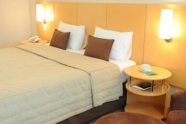 Deluxe guest room at the InterCity Premium Ibirapuera hotel in Sao Paulo