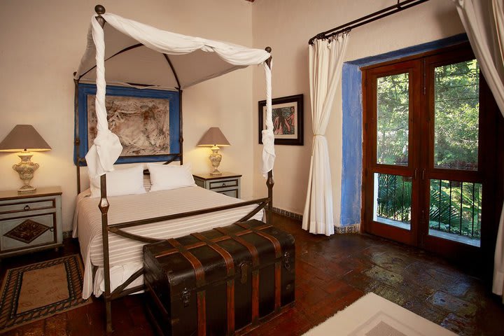 Standard guest room