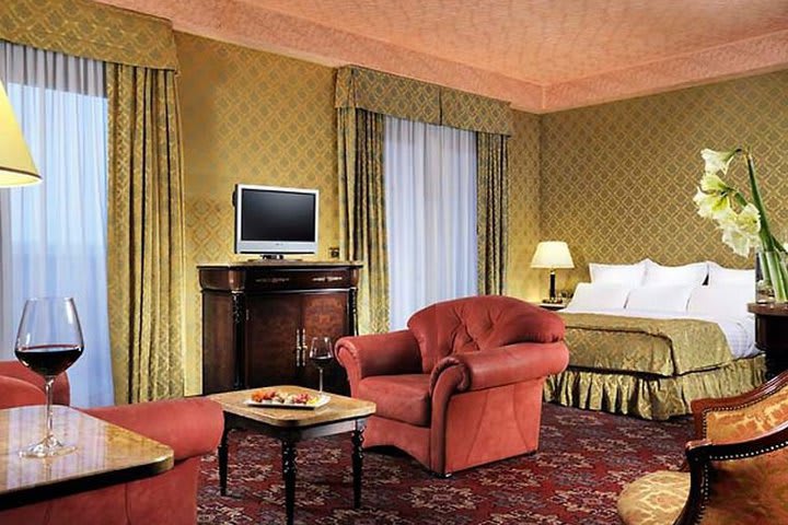 Junior suite at the Marriott hotel in Milan