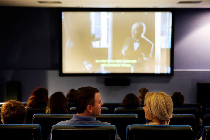 Hay una sala de cine en el hotel de playa Costão do Santinho Resort Golf SPA - Villas