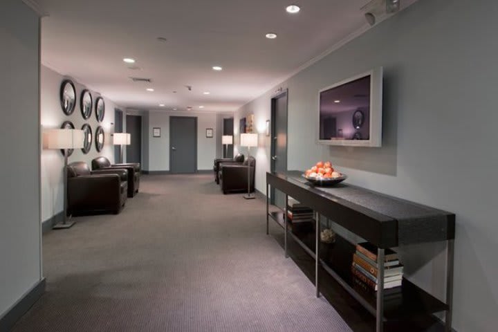 Instalaciones del St Giles Hotel New York – The Court