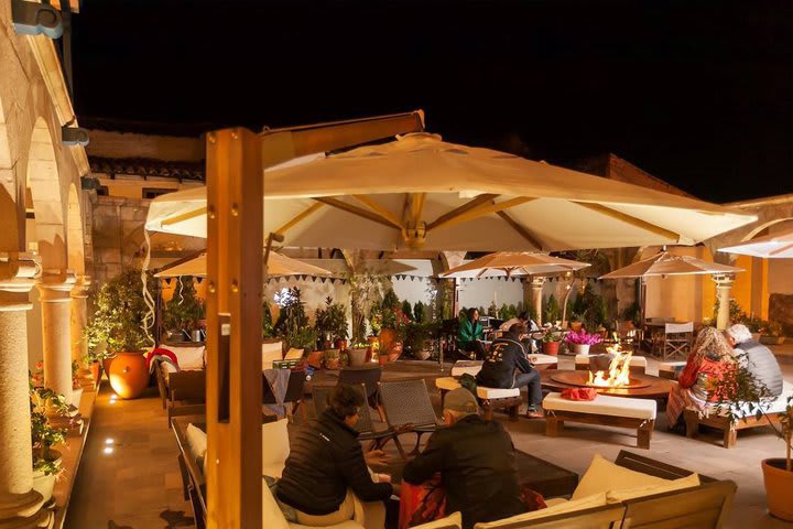 La terraza invita a relajarse al final del día