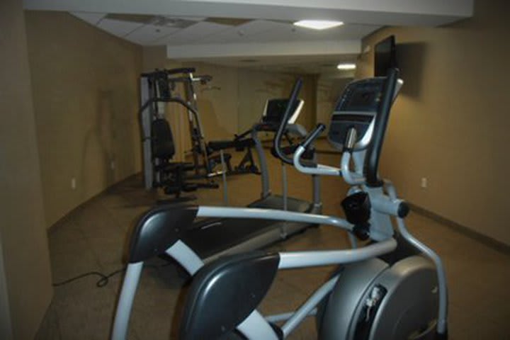 Las instalaciones del Comfort Inn The Pointe incluyen un gimnasio