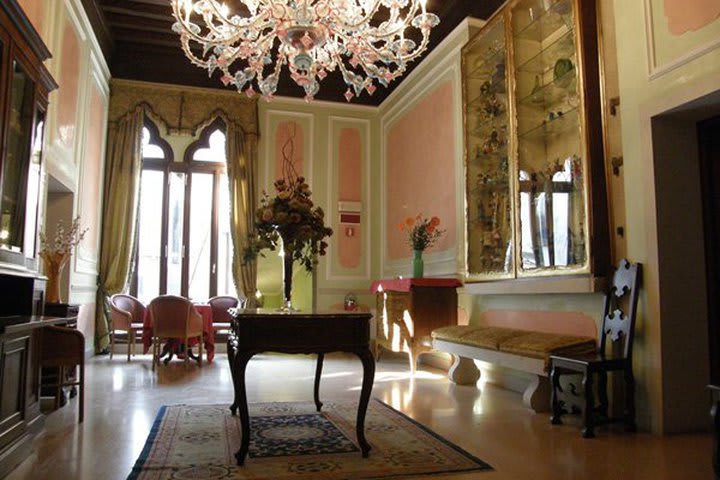 Lobby del San Moisè, hotel en Venecia