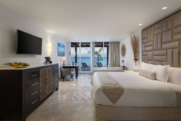 Superior walk out suite oceanfront