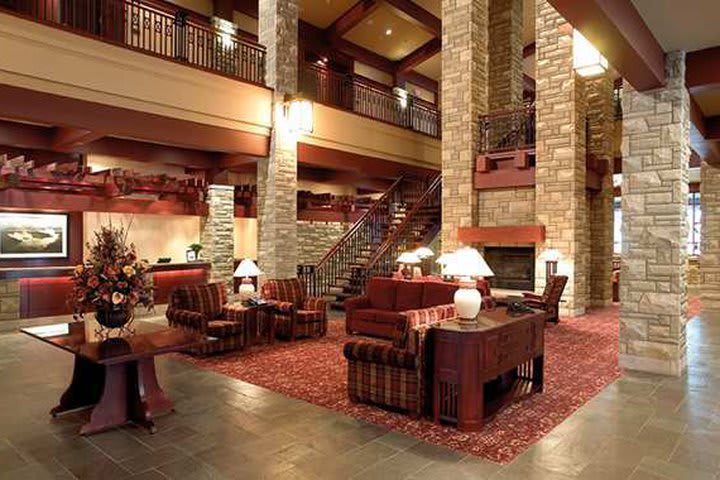 Lobby of the DoubleTree Fallsview Resort & Spa by Hilton Niagara Falls