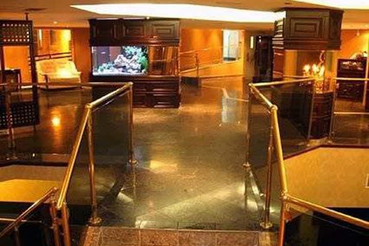 Quality Hotel & Suites Downtown Montreal