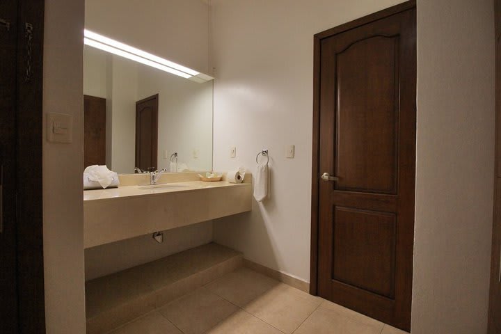 Private guest bathroom with shower