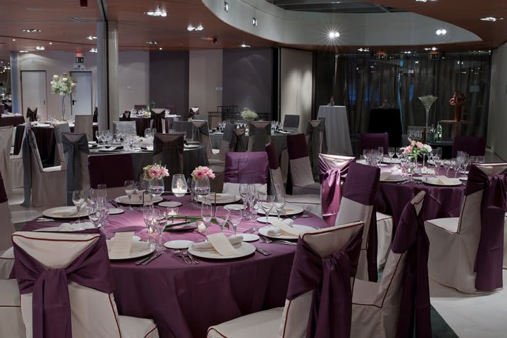 Barcelona Airport Hotel offers wedding planning services