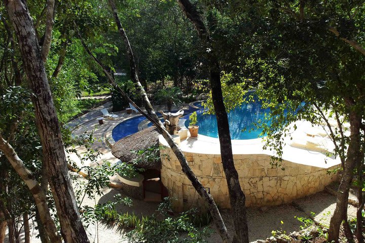 Vista a la piscina desde las habitaciones