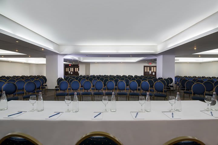 Gran Plaza meeting room