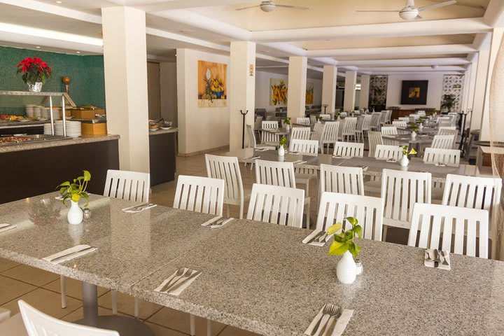 El Huerto buffet restaurant