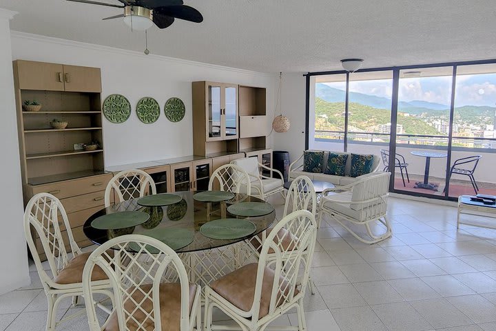 Comedor Apartamento Cerca al Mar CIN1702