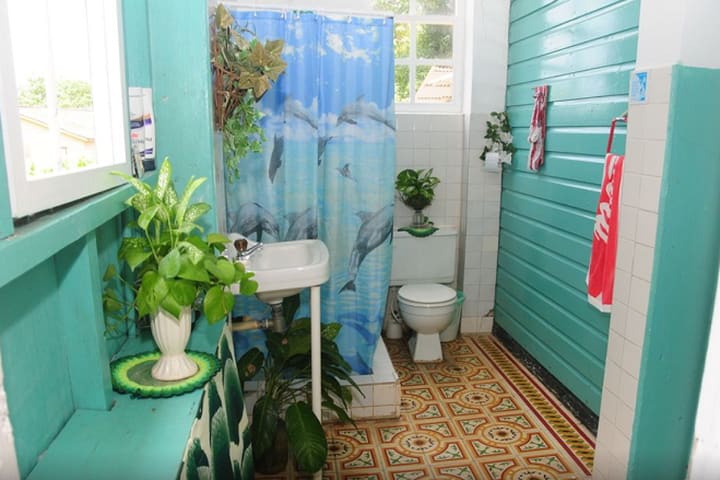 Baño de una habitación