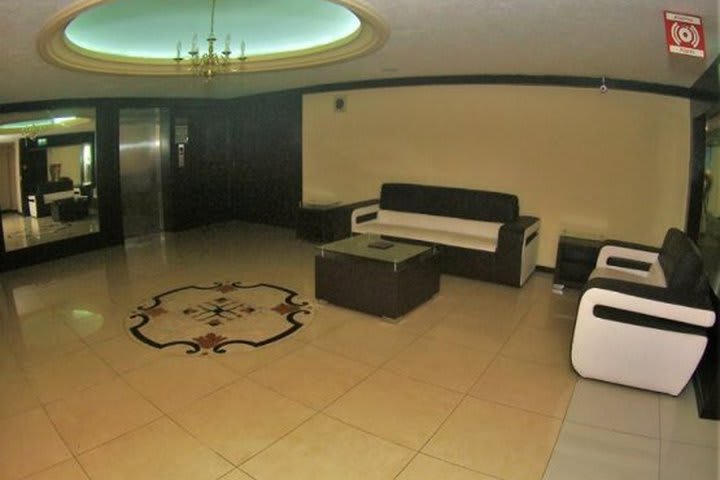 Lobby with sitting area