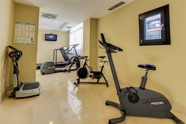 Gimnasio del Hotel Avant Torrejón cerca del aeropuerto