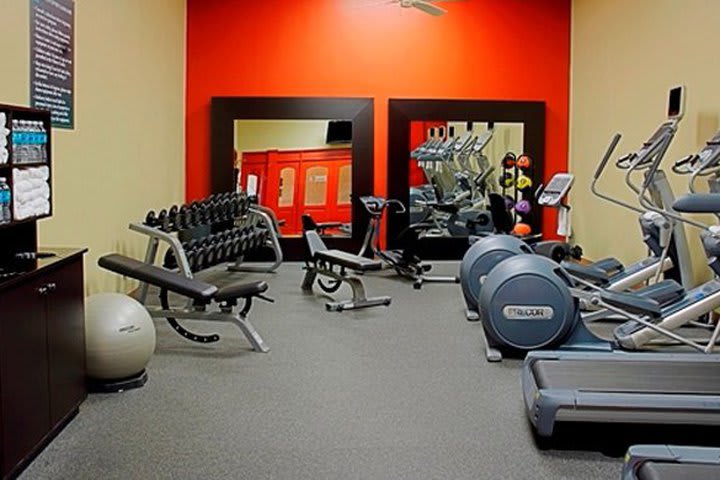 Gimnasio del hotel Embassy Suites Intl Drive Orlando