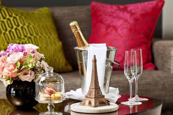 Img - Collection Suite - Contemporary Chic Combined With 18Th Century Style - Didier Gomez Design