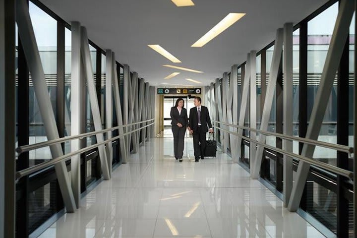 Connecting bridge to the airport