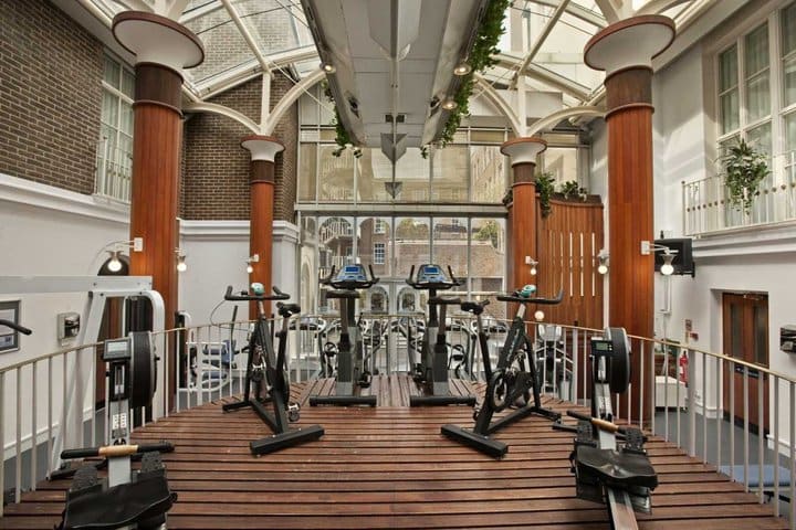 Ejercítate en el gimnasio del Hilton London Euston Hotel