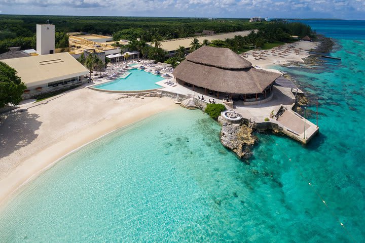 The resort is facing the second largest coral reef in the world