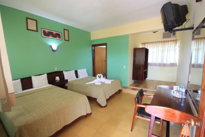 Habitación con dos camas en el Hotel Palenque