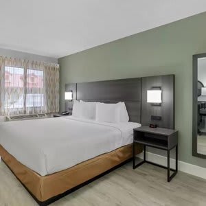 Quality Inn & Suites Orlando East - UCF Area