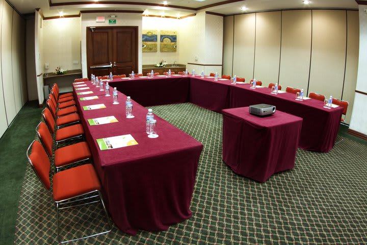 You can carry out conferences at the Courtyard San Luis Potosi hotel