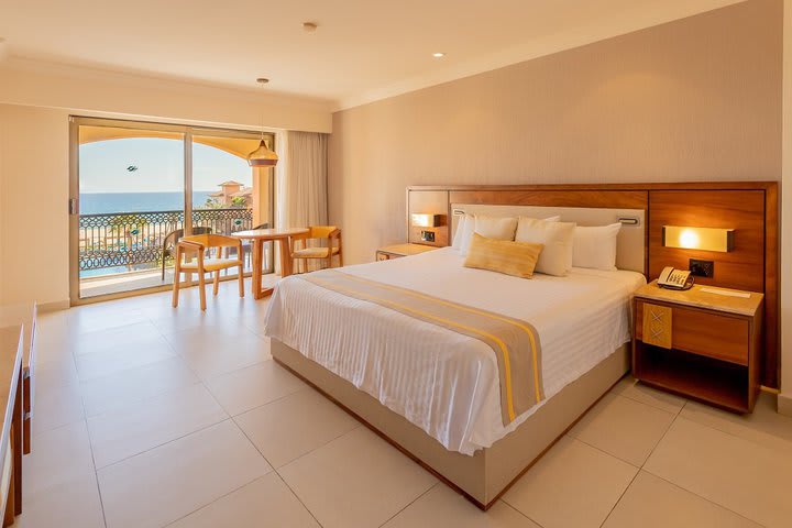 Deluxe guest room with ocean view