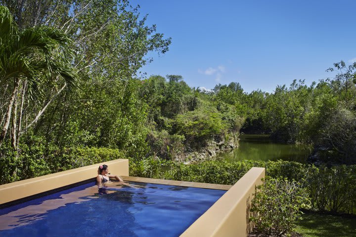 Deluxe pool villa with living room