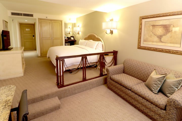 Executive guest room