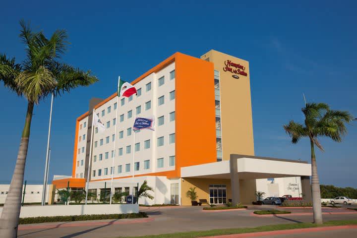 Hampton Inn & Suites by Hilton Paraíso