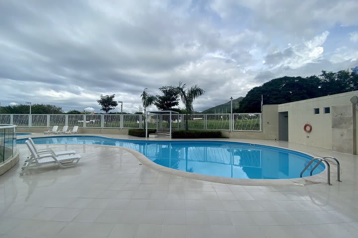 Varias piscinas en el edificio