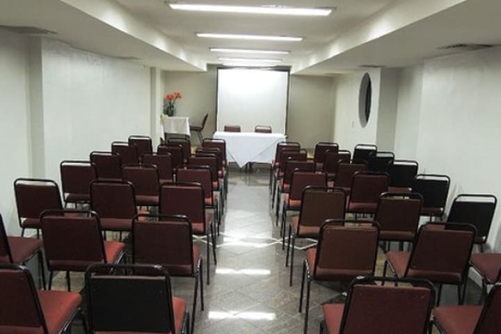 Hay salones de eventos en el Serrana Palace Hotel